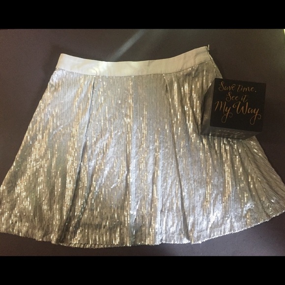 Forever 21 Mini Skater Sequins Skirt Medium Brand New - Picture 7 of 7